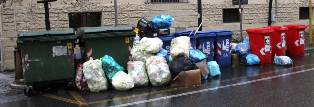 cambiano le modalità di raccolta - rifiuti in Viale Trento